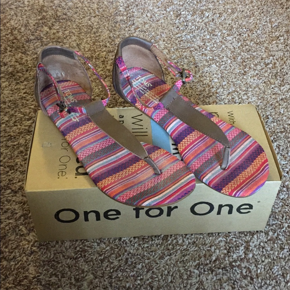 Tom women sandals